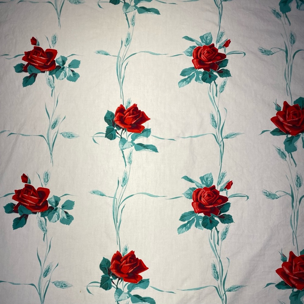 Vintage Wilendur MCM Cotton Brilliant Roses and Jade Green Foliage Tablecloth